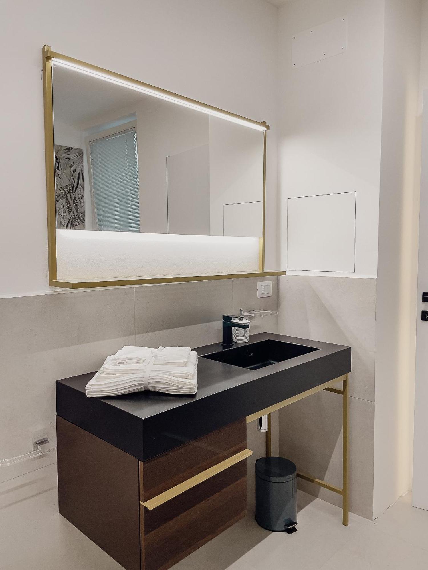 Amazzonico Suite Триест Экстерьер фото